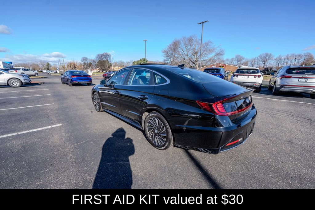 Certified 2023 Hyundai Sonata Limited w/ Cargo Package image 5