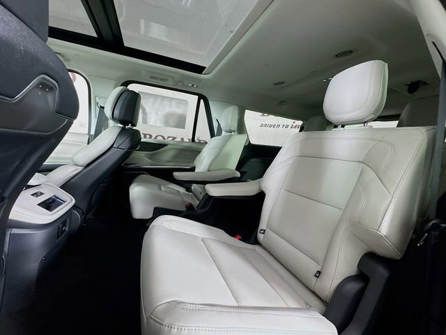 New 2025 Lincoln Navigator L Reserve image 26