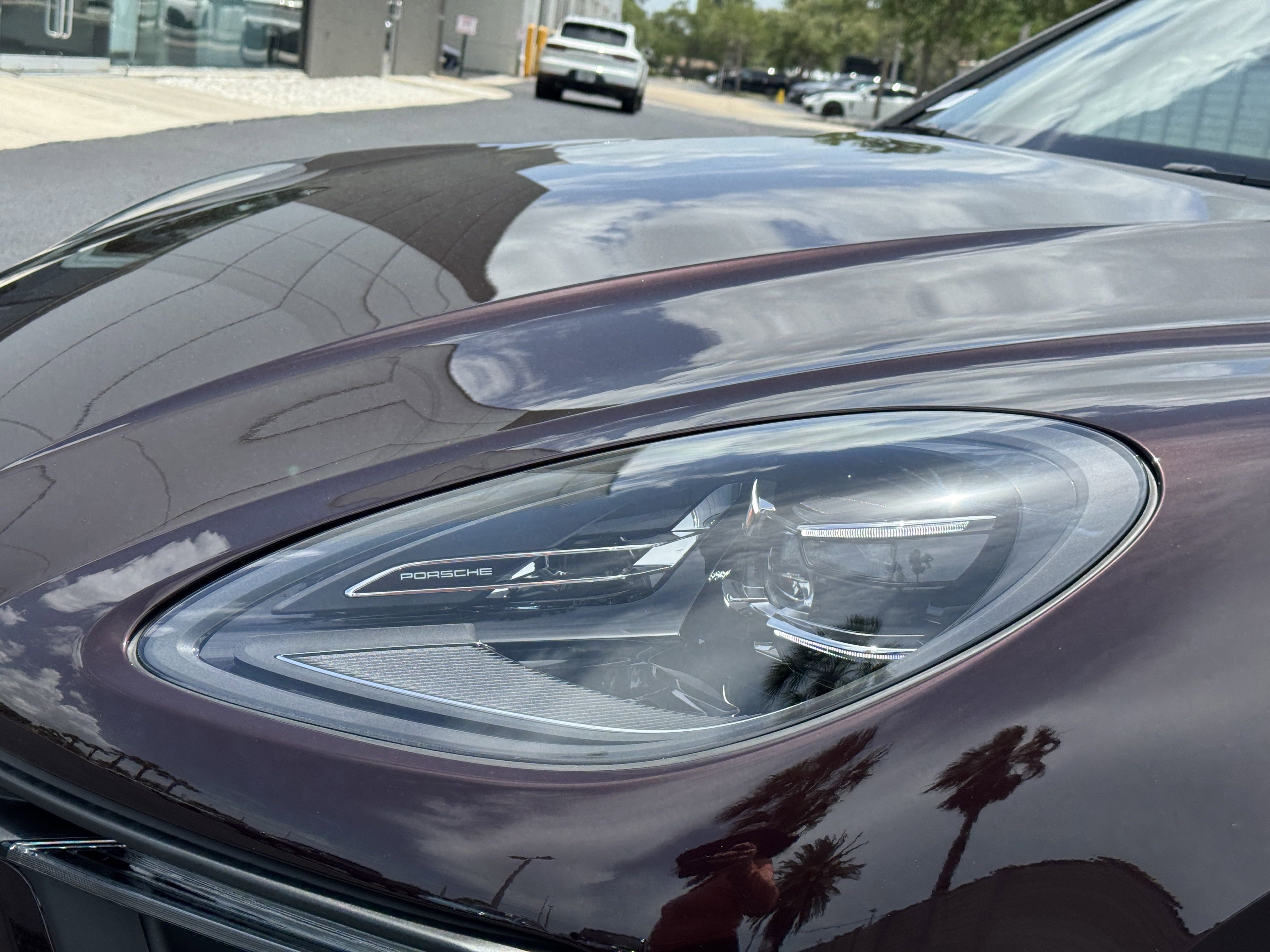 Certified 2025 Porsche Macan image 13