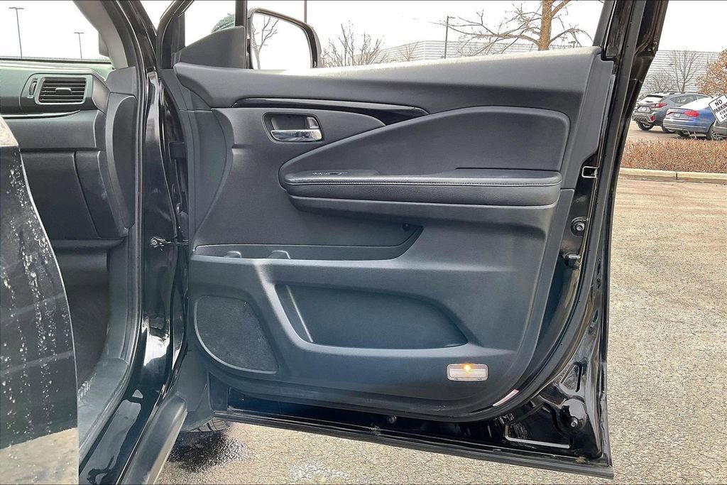 Used 2016 Honda Pilot Touring image 26