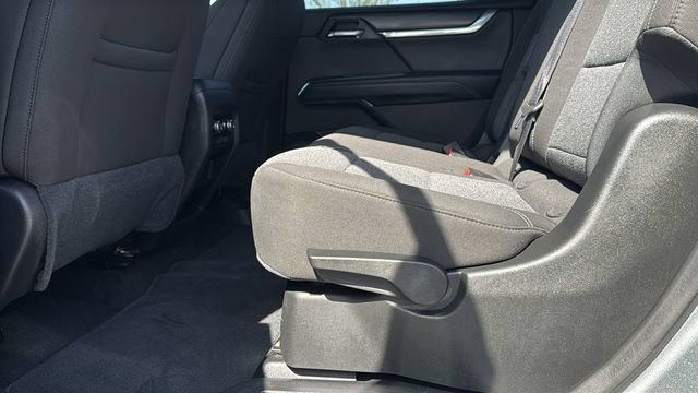 Used 2025 GMC Acadia Elevation FWD image 24