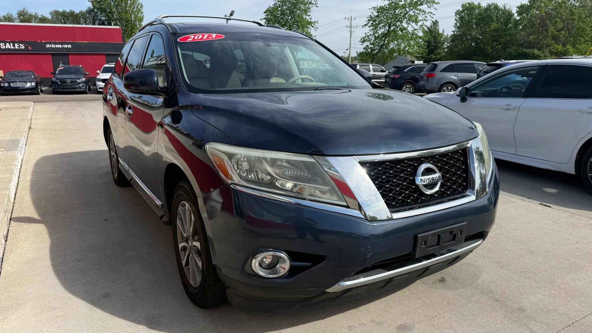 Used 2013 Nissan Pathfinder SL w/ SL Premium Pkg AWD/4WD image 2