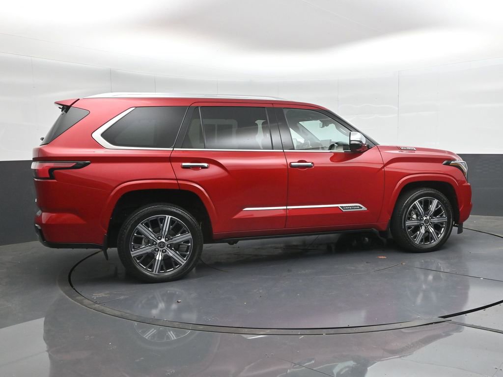 Used 2023 Toyota Sequoia Capstone image 3