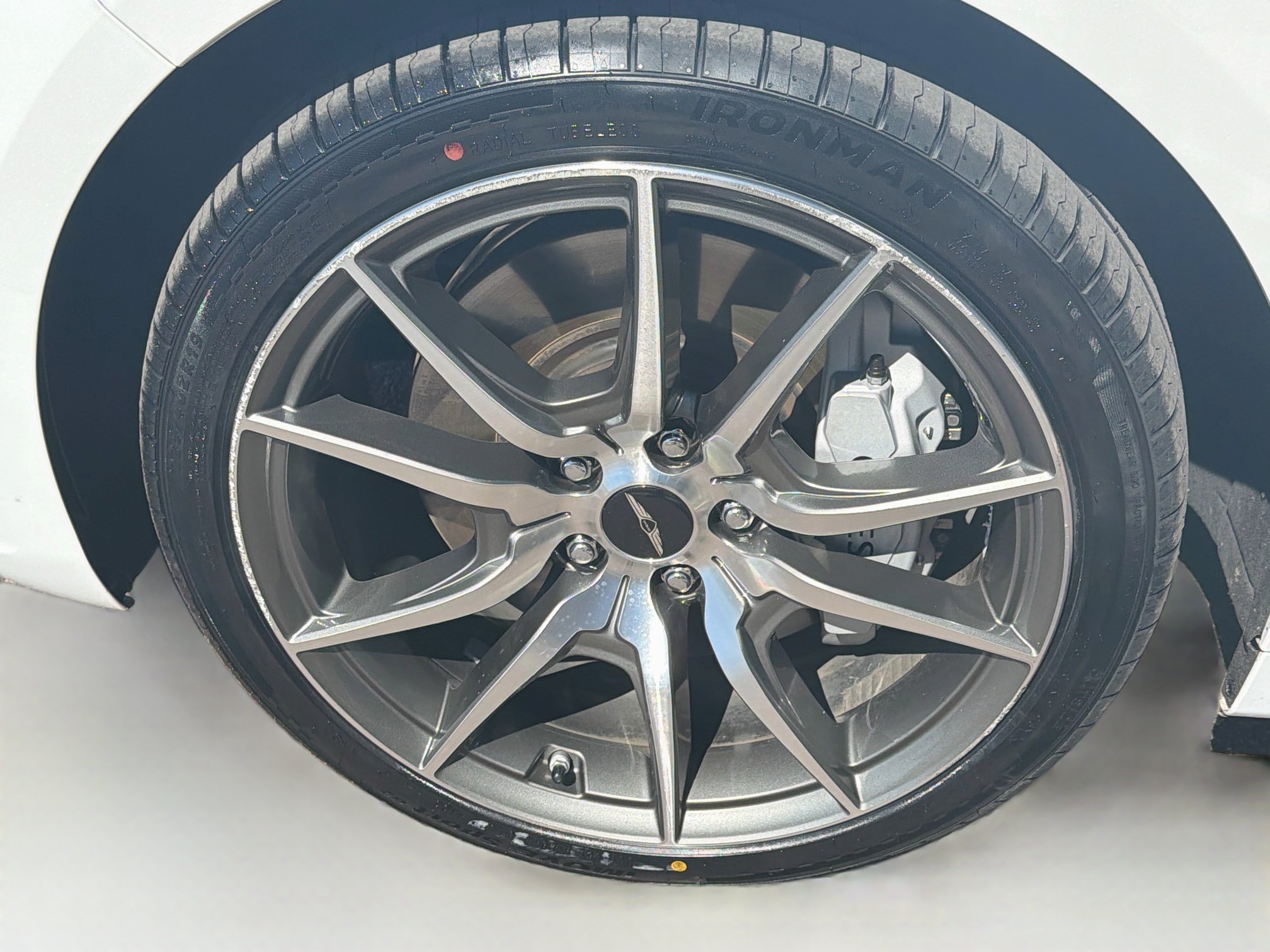 Used 2025 Genesis G70 2.5T AWD/4WD image 11