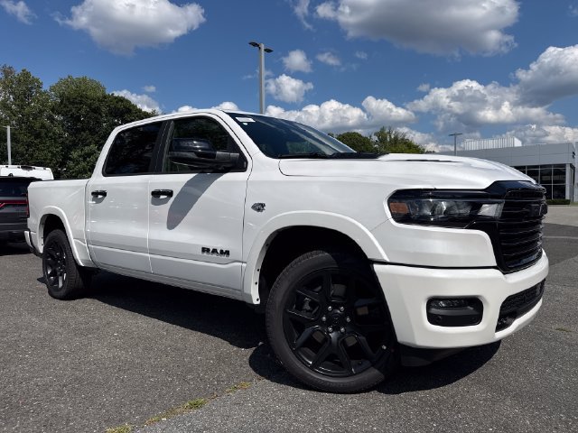 New 2026 RAM 1500 Laramie w/ Night Edition AWD/4WD 360° Tour