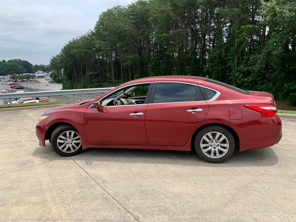 Used 2017 Nissan Altima 2.5 S w/ Power Driver Seat Package FWD image 12