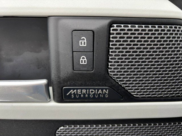 Used 2022 Land Rover Defender 110 X-Dynamic SE image 11