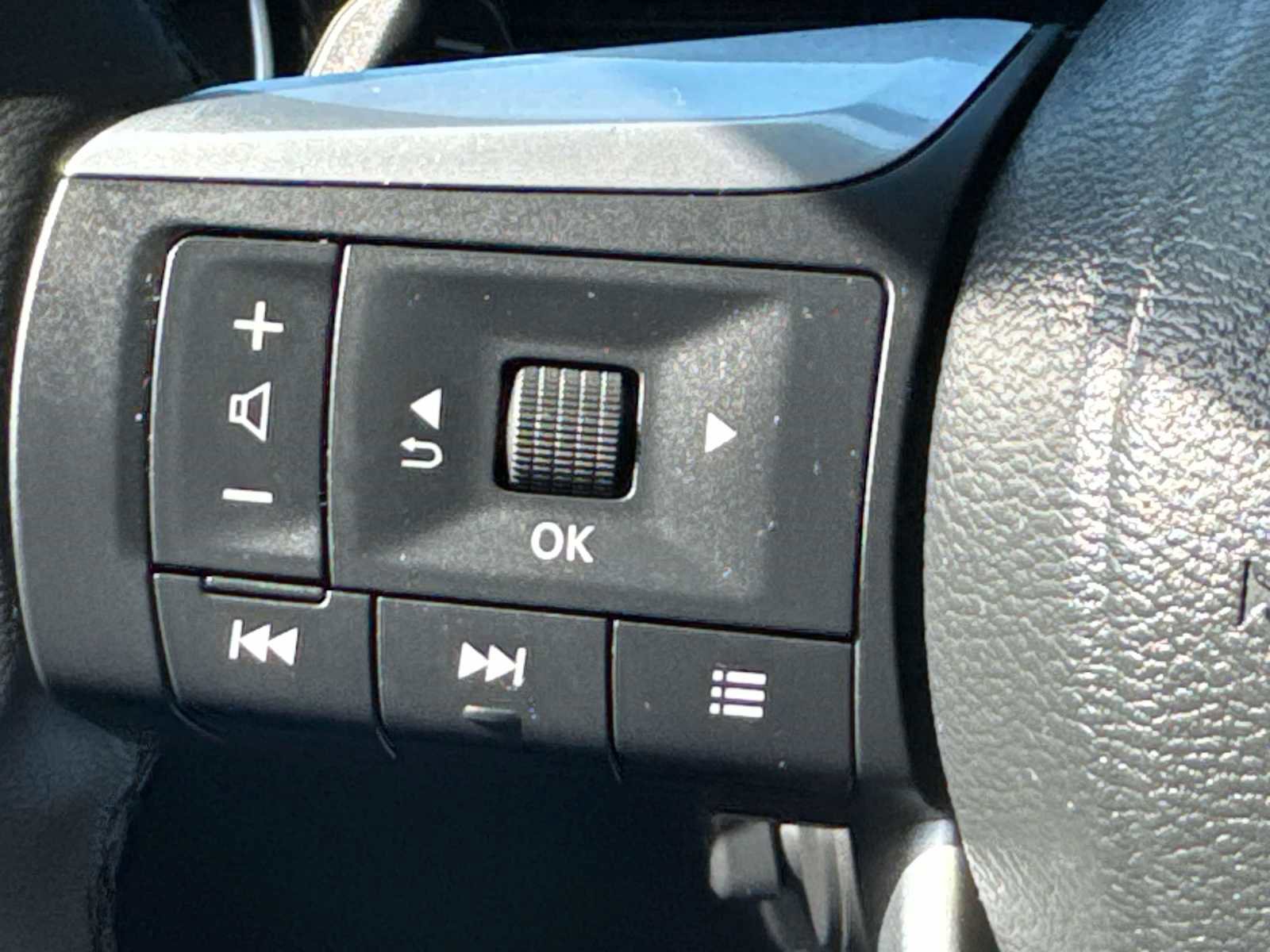 Used 2023 INFINITI QX60 Luxe image 20