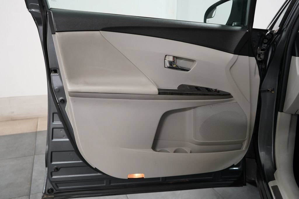Used 2013 Toyota Venza LE FWD image 21