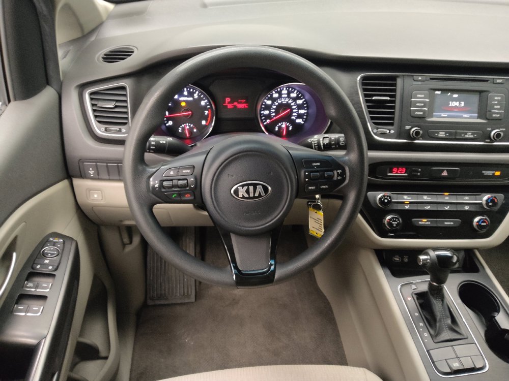 Used 2017 Kia Sedona LX FWD image 22