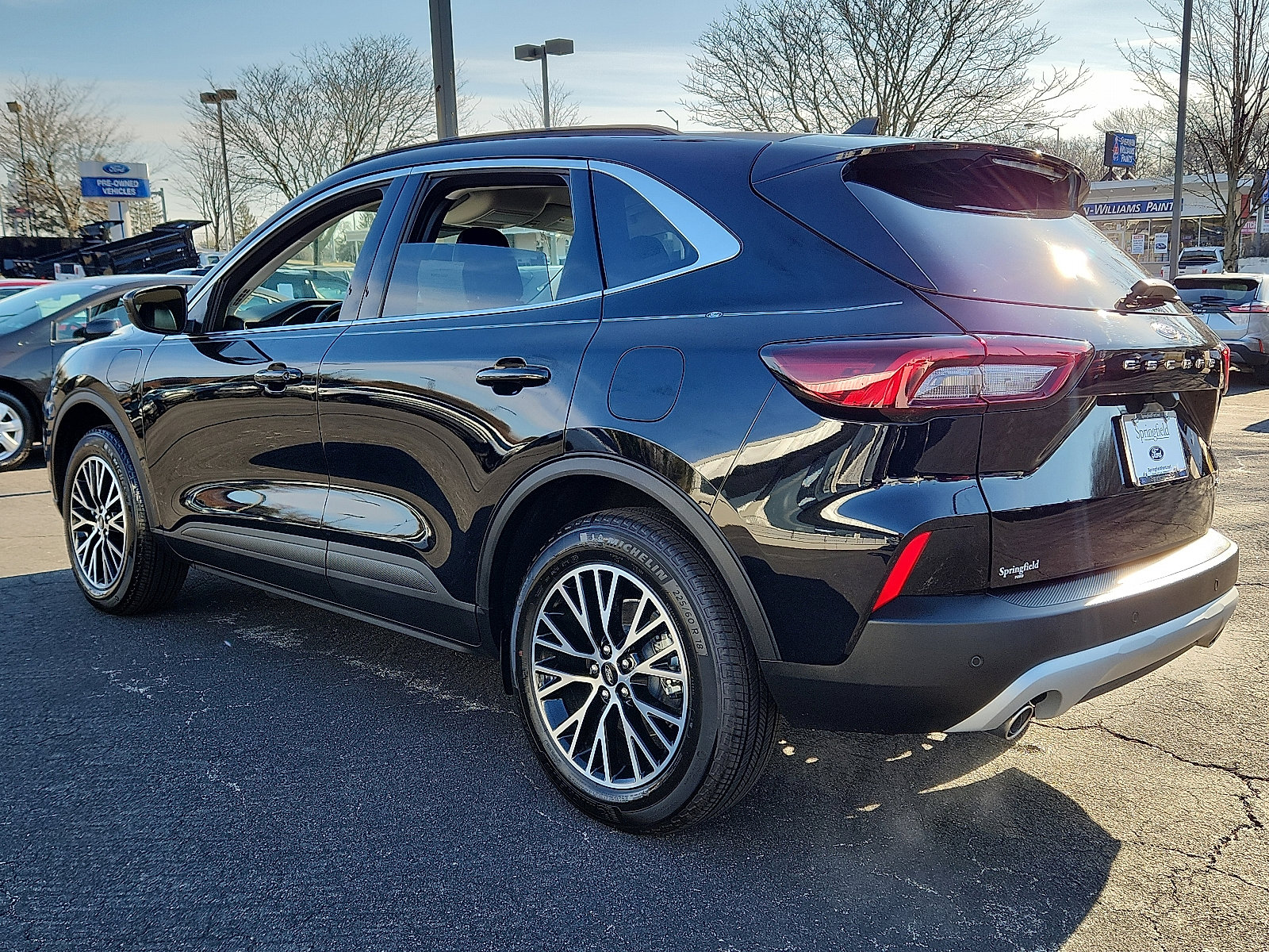 Used 2025 Ford Escape SE image 4