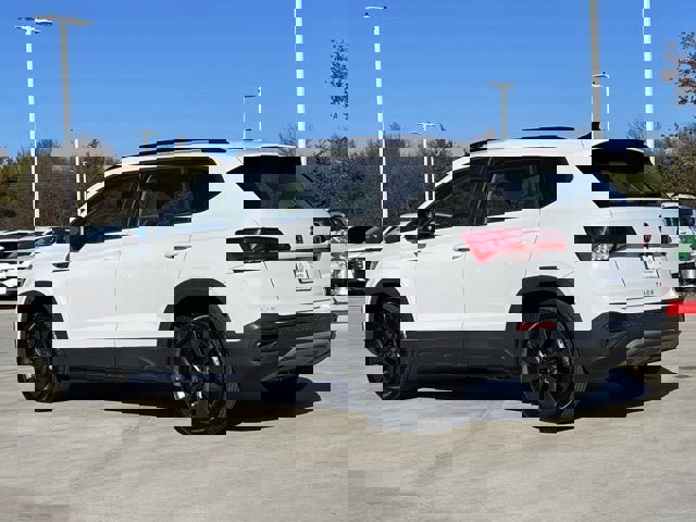 Used 2022 Volkswagen Taos S image 4