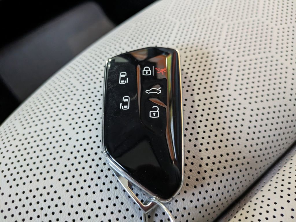 New 2025 Volkswagen ID. Buzz 1st Edition image 28