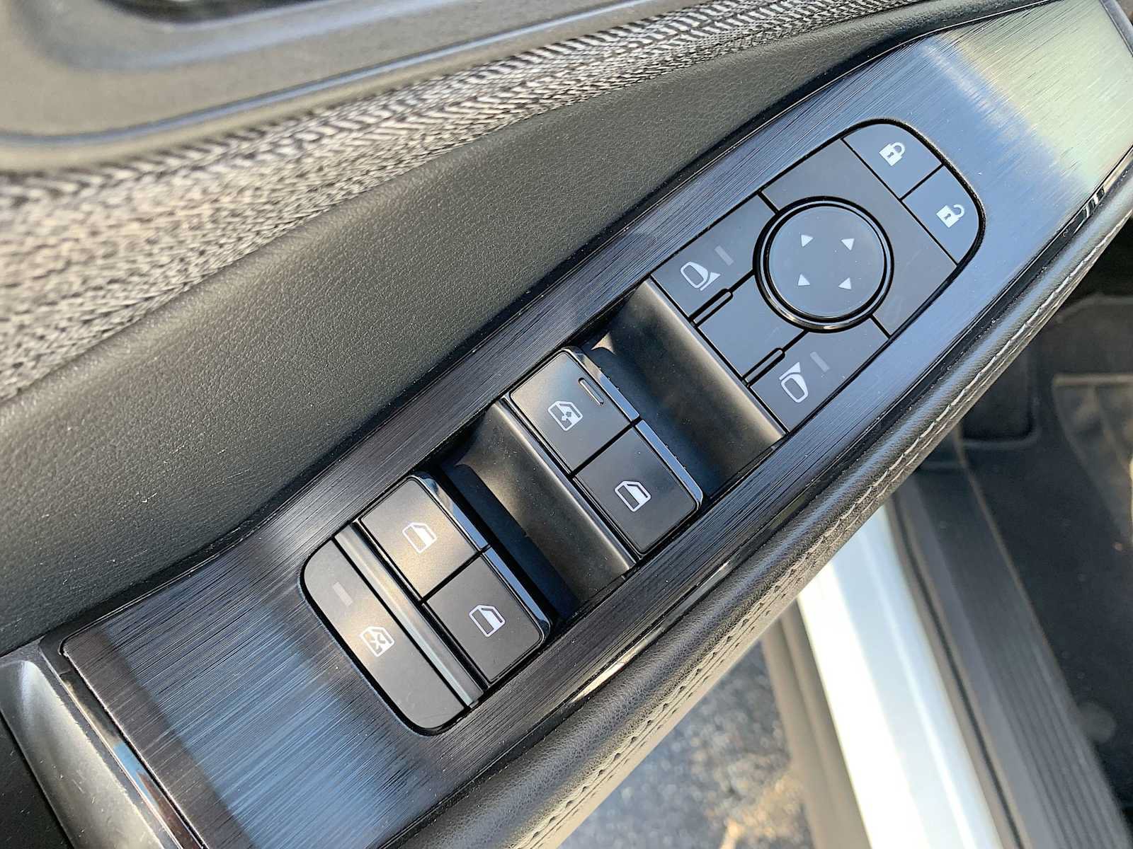 Used 2021 Nissan Rogue SV AWD/4WD image 22