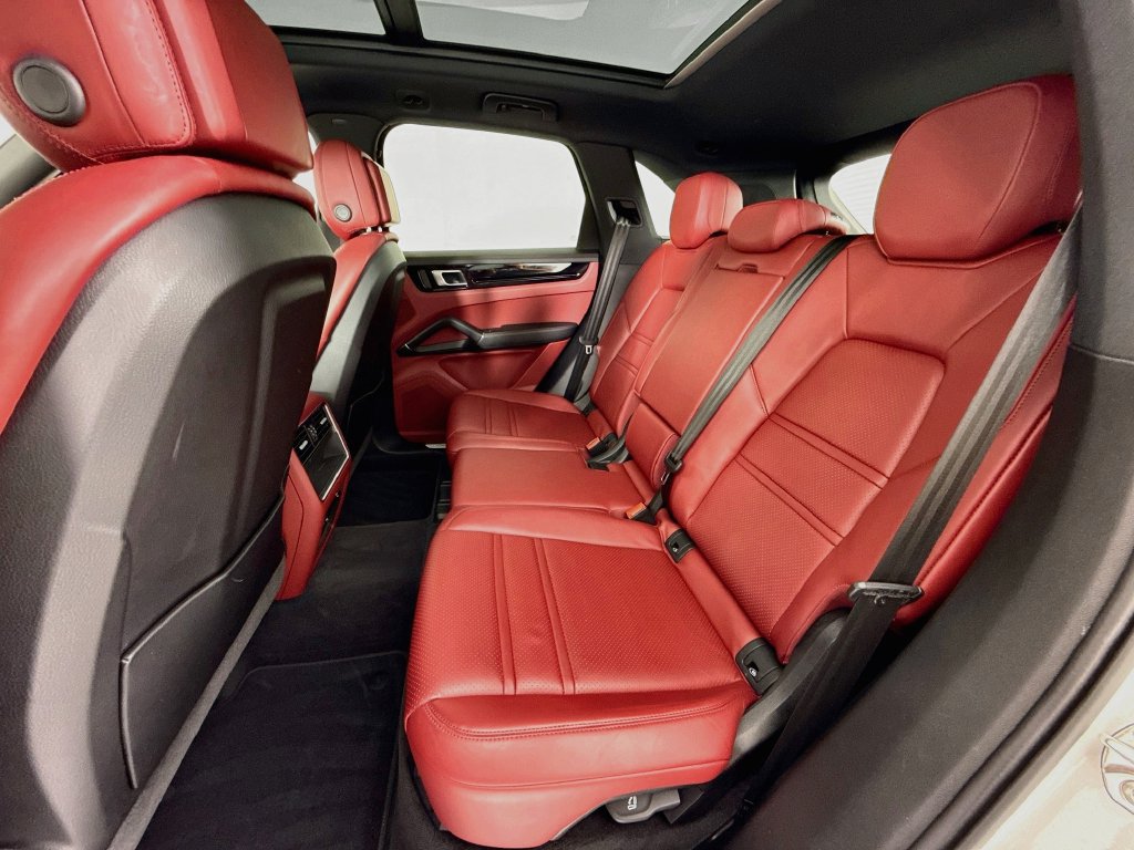 Certified 2023 Porsche Cayenne AWD/4WD image 23