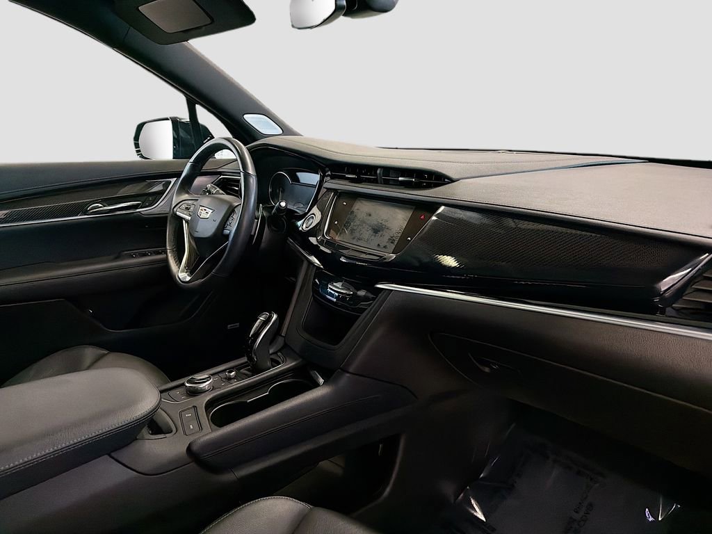 Used 2025 Cadillac XT6 Sport image 31