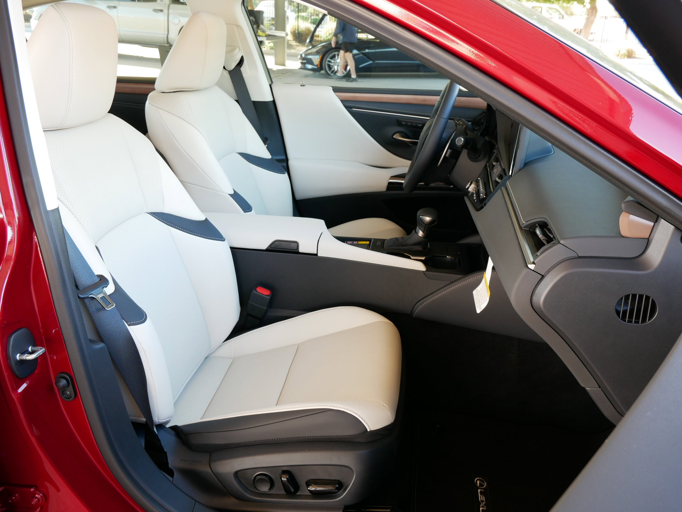 New 2025 Lexus ES 350 w/ Premium Package image 6