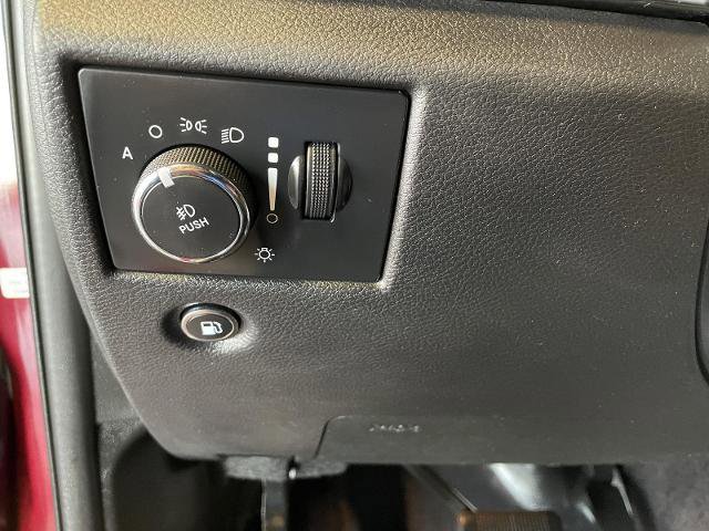 Used 2017 Jeep Grand Cherokee Limited image 15