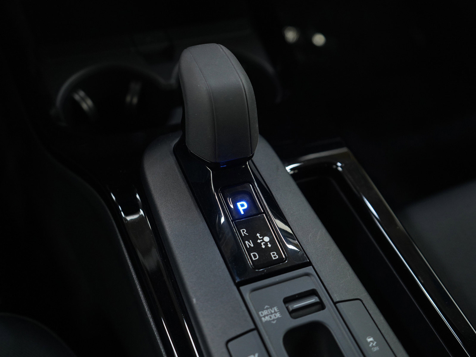 Used 2025 Toyota Prius LE image 23