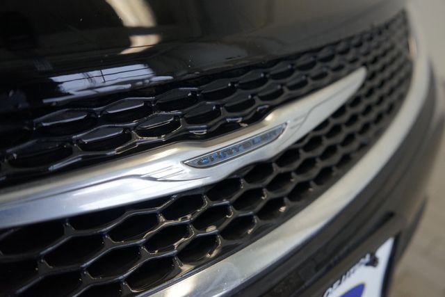 Used 2015 Chrysler 200 LX image 18