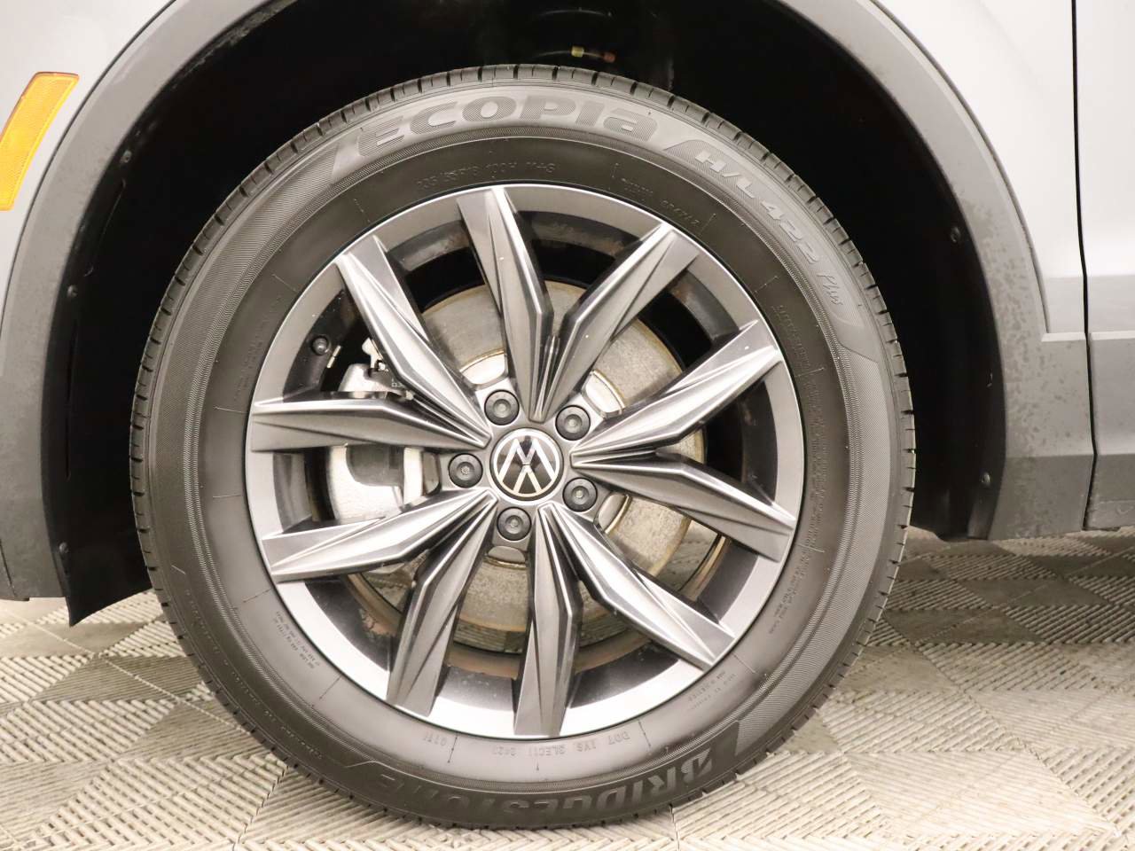 Certified 2023 Volkswagen Tiguan SE image 7