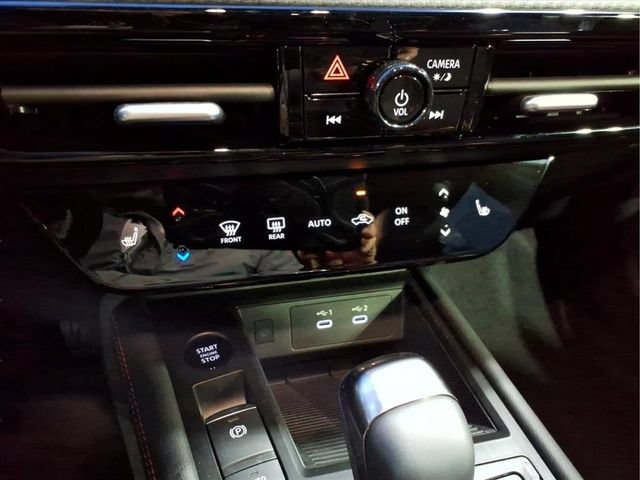 New 2026 Nissan Kicks SR w/ Cold Weather Package AWD/4WD image 22
