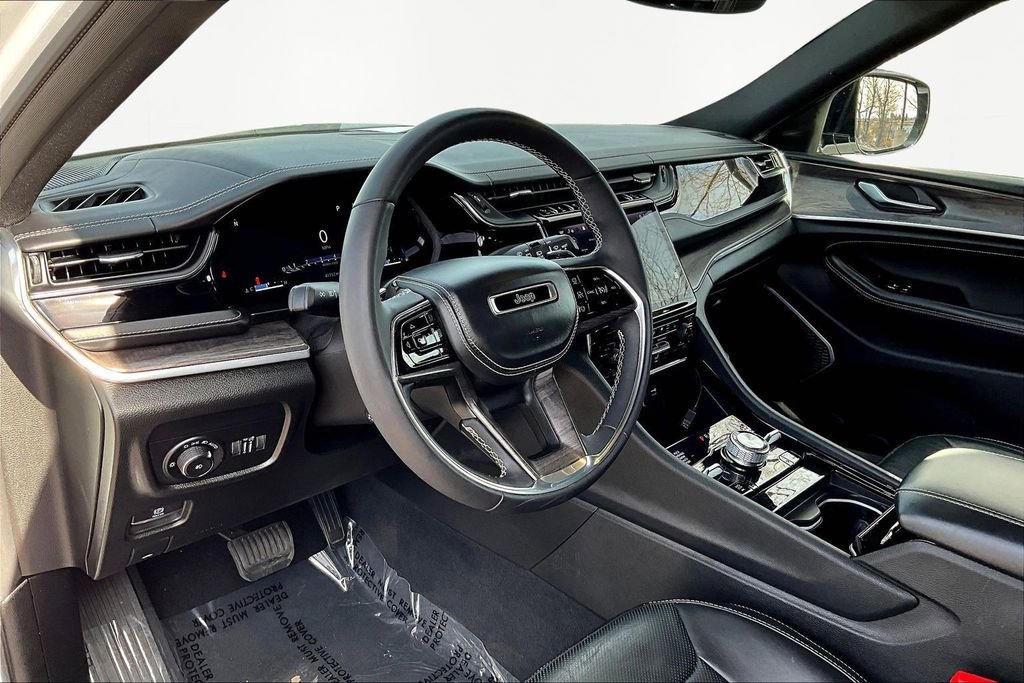 Used 2023 Jeep Grand Cherokee L Overland w/ Rear Seat Video Group I image 13