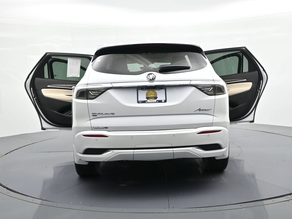 Used 2022 Buick Enclave Avenir w/ Avenir Technology Package AWD/4WD image 29
