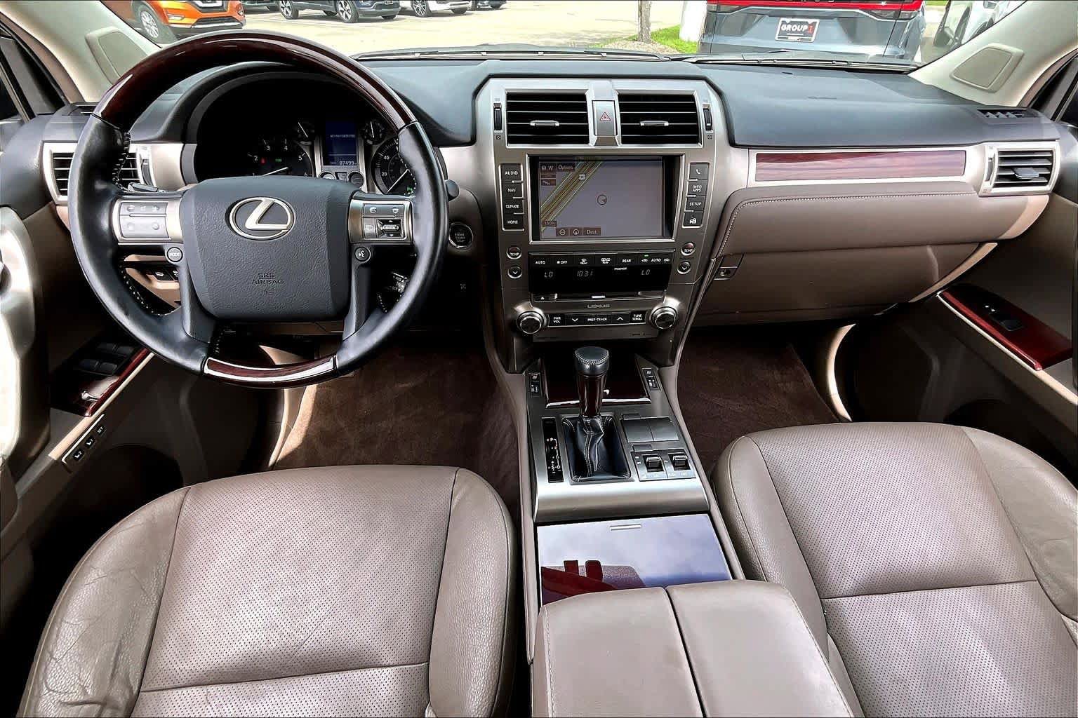 Used 2016 Lexus GX 460 w/ Premium Package AWD/4WD image 13