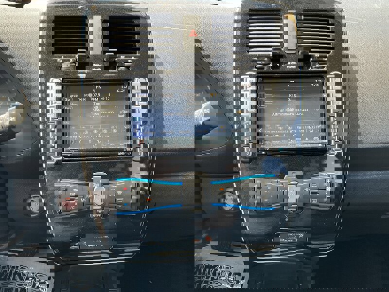 Used 2017 Nissan Leaf SV image 22