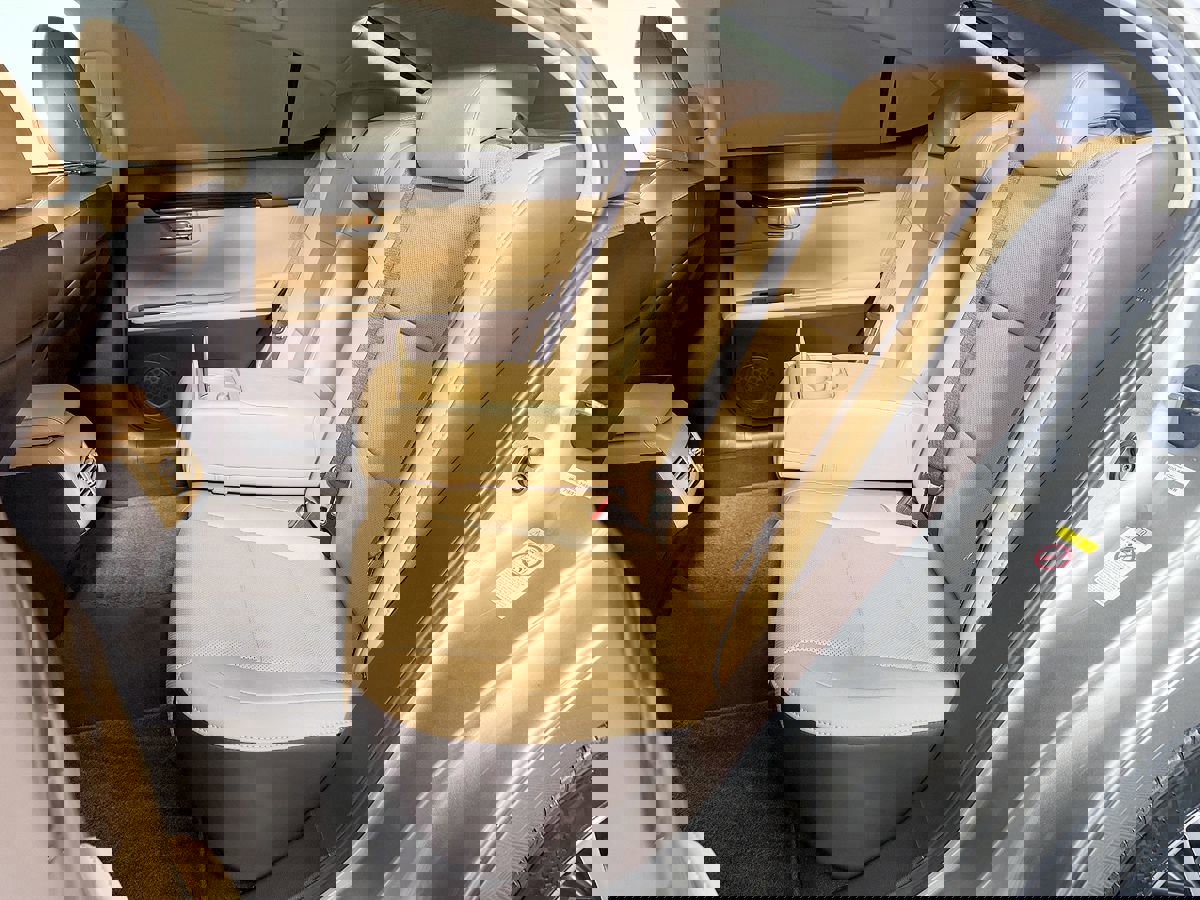 Used 2016 Lexus ES 350 w/ Navigation System Package image 37