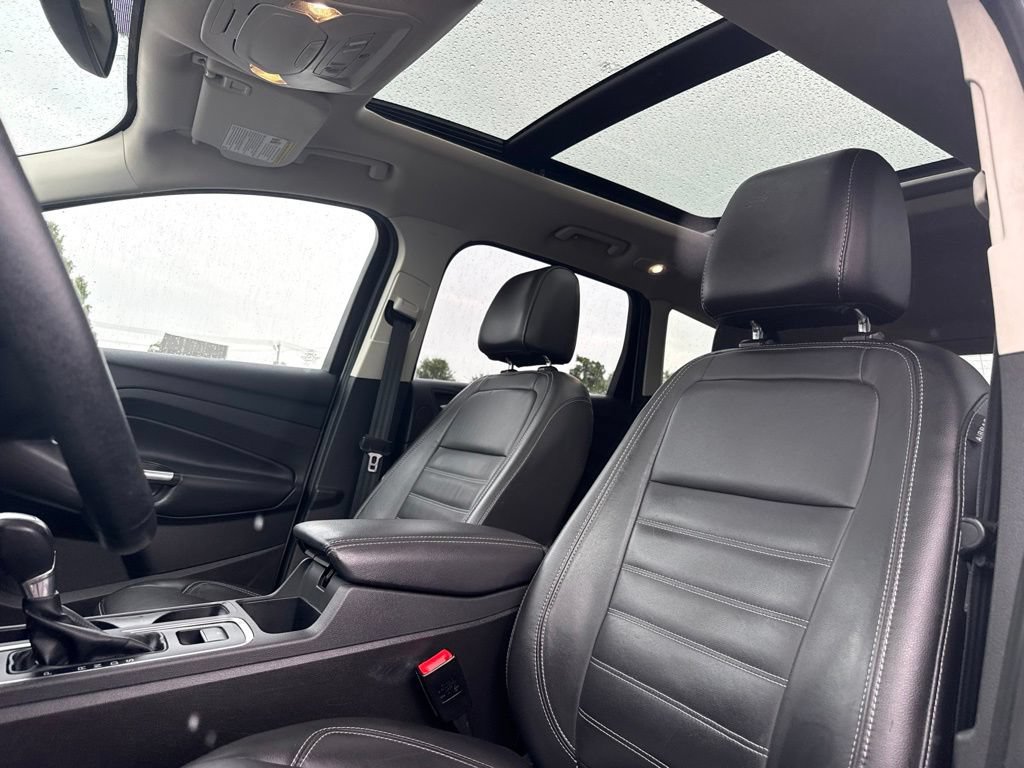 Used 2017 Ford Escape Titanium AWD/4WD image 18