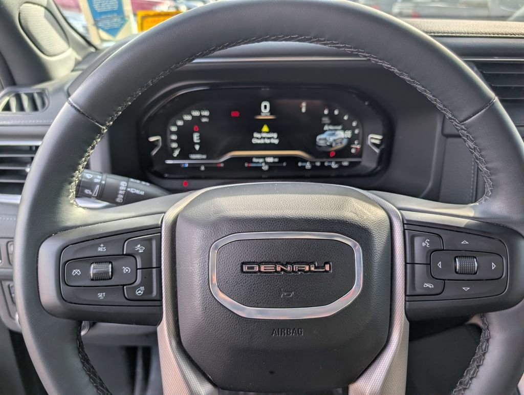 Used 2024 GMC Yukon XL Denali image 15