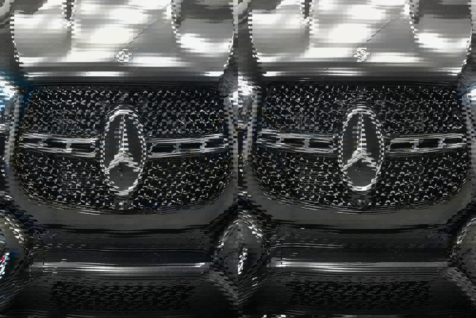 Used 2025 Mercedes-Benz GLE 450 4MATIC image 4