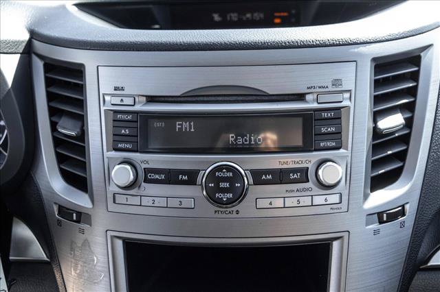 Used 2010 Subaru Outback 2.5i AWD/4WD image 15