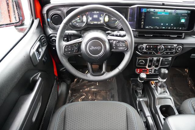 Certified 2025 Jeep Wrangler Unlimited Rubicon 4xe w/ Safety Group image 18