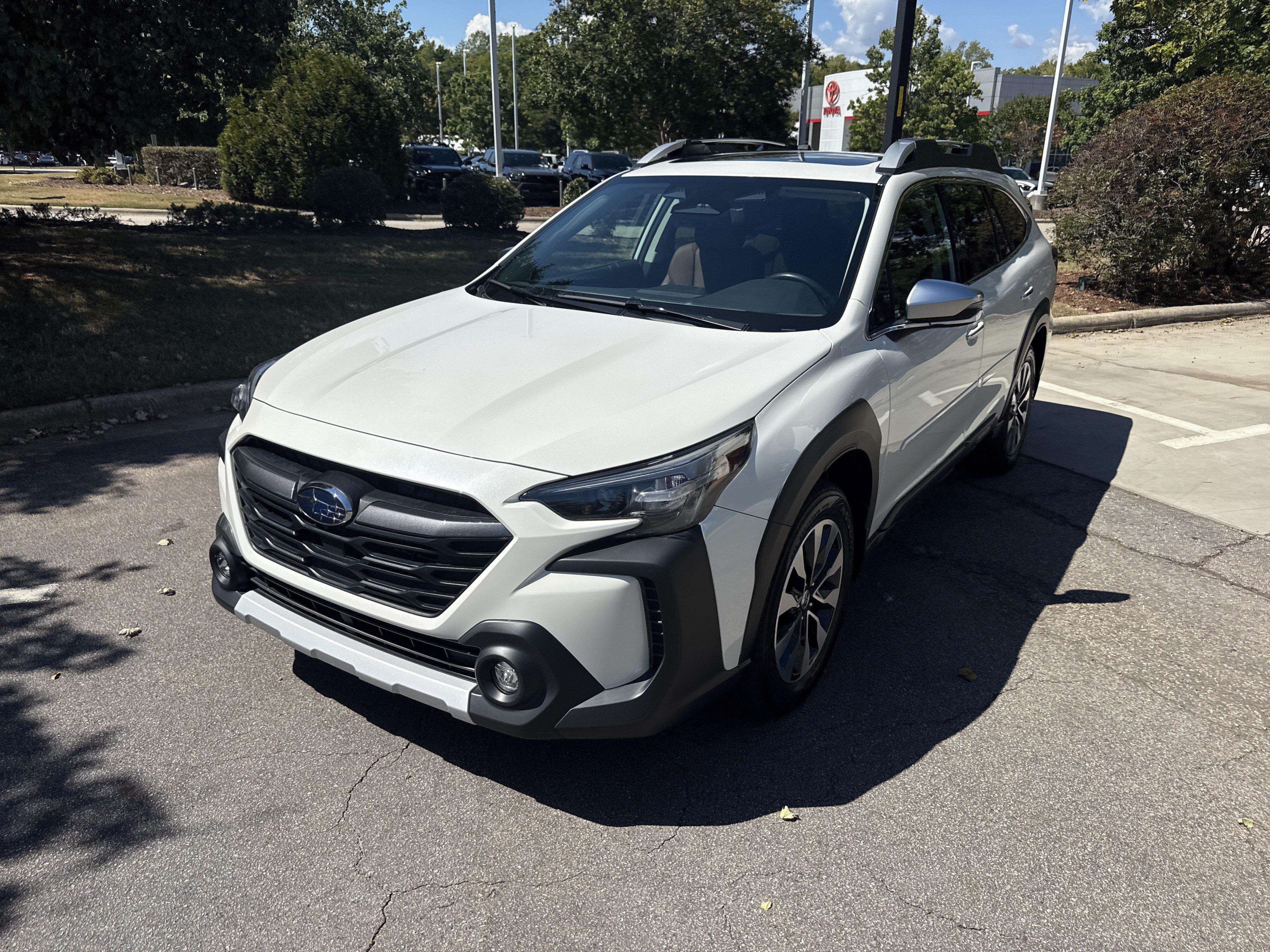Used 2023 Subaru Outback Touring XT AWD/4WD image 5