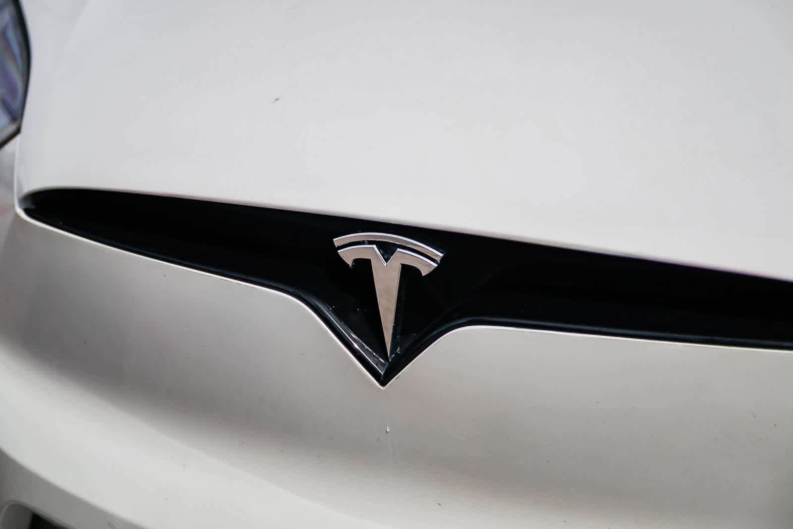 Used 2022 Tesla Model X image 11