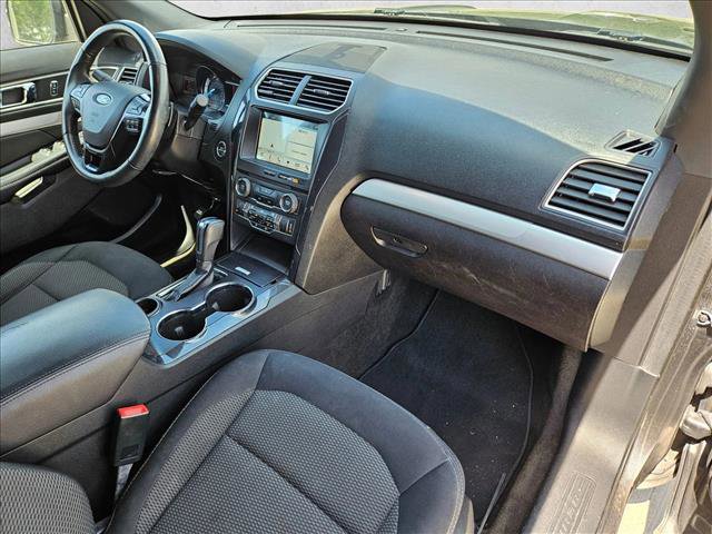 Used 2017 Ford Explorer XLT w/ Equipment Group 201A image 20