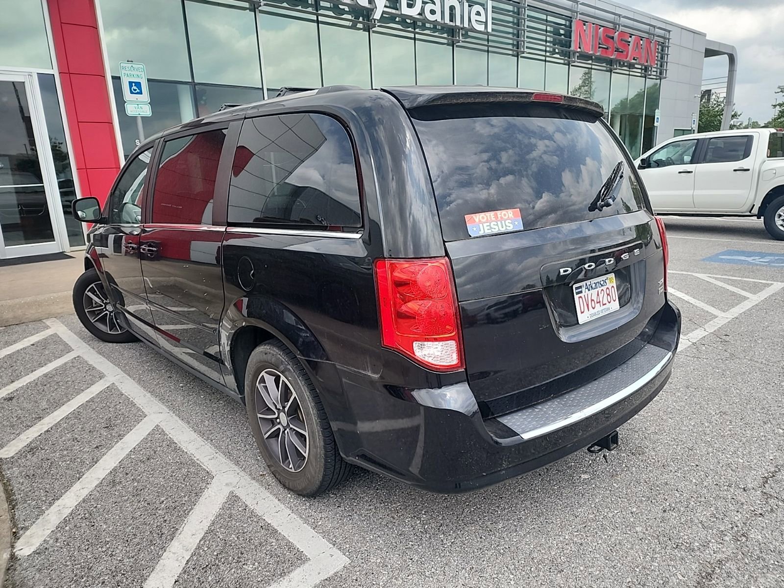 Used 2017 Dodge Grand Caravan SXT FWD image 10