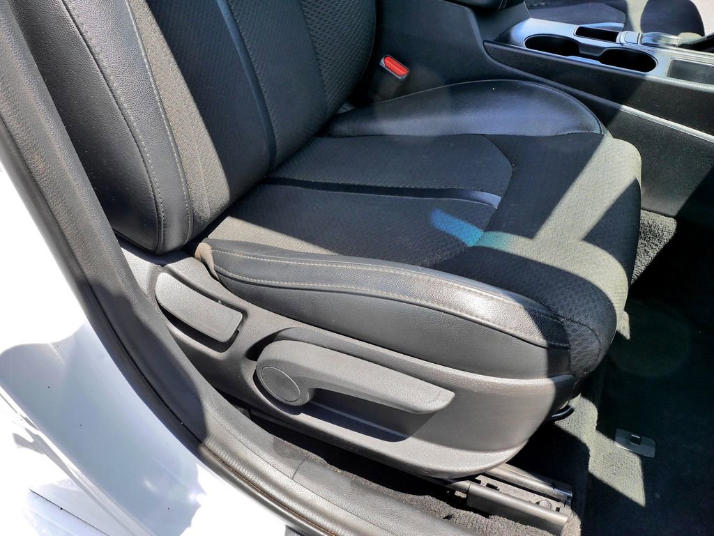 Used 2018 Kia Optima S FWD image 13