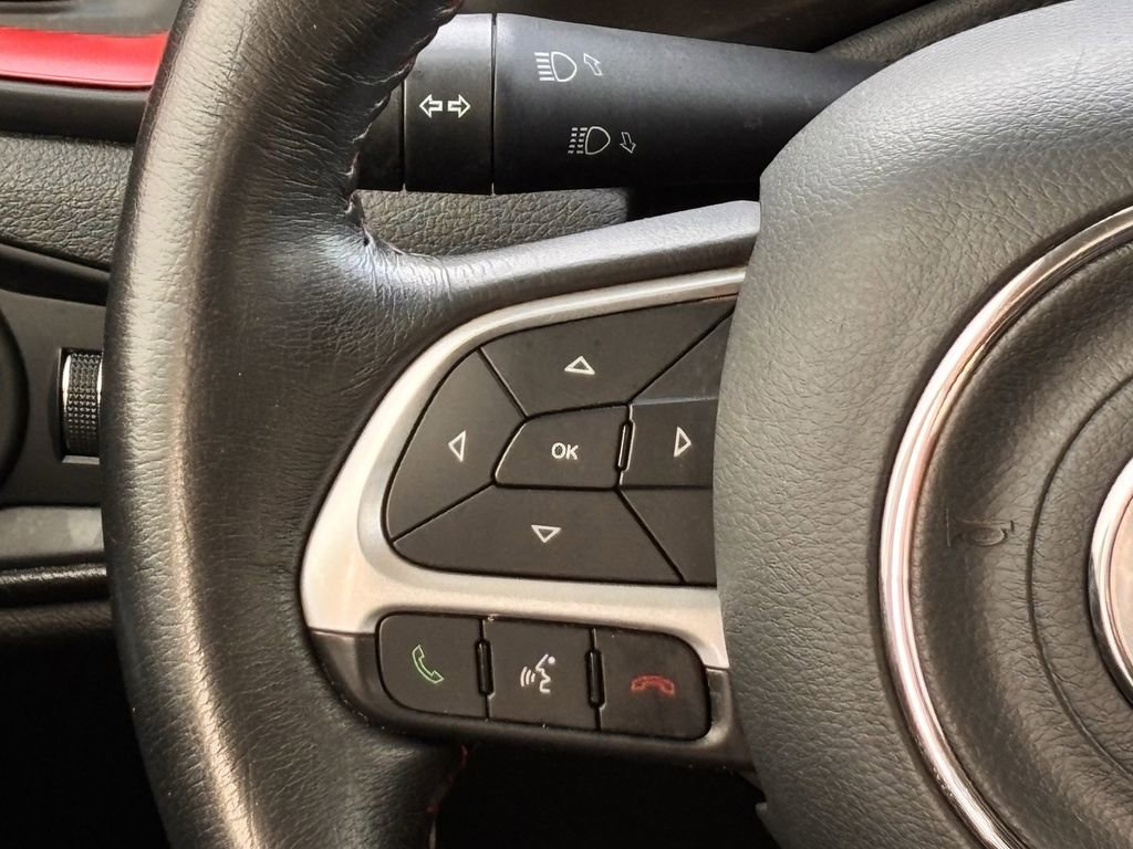 Used 2017 Jeep Renegade Trailhawk AWD/4WD image 12