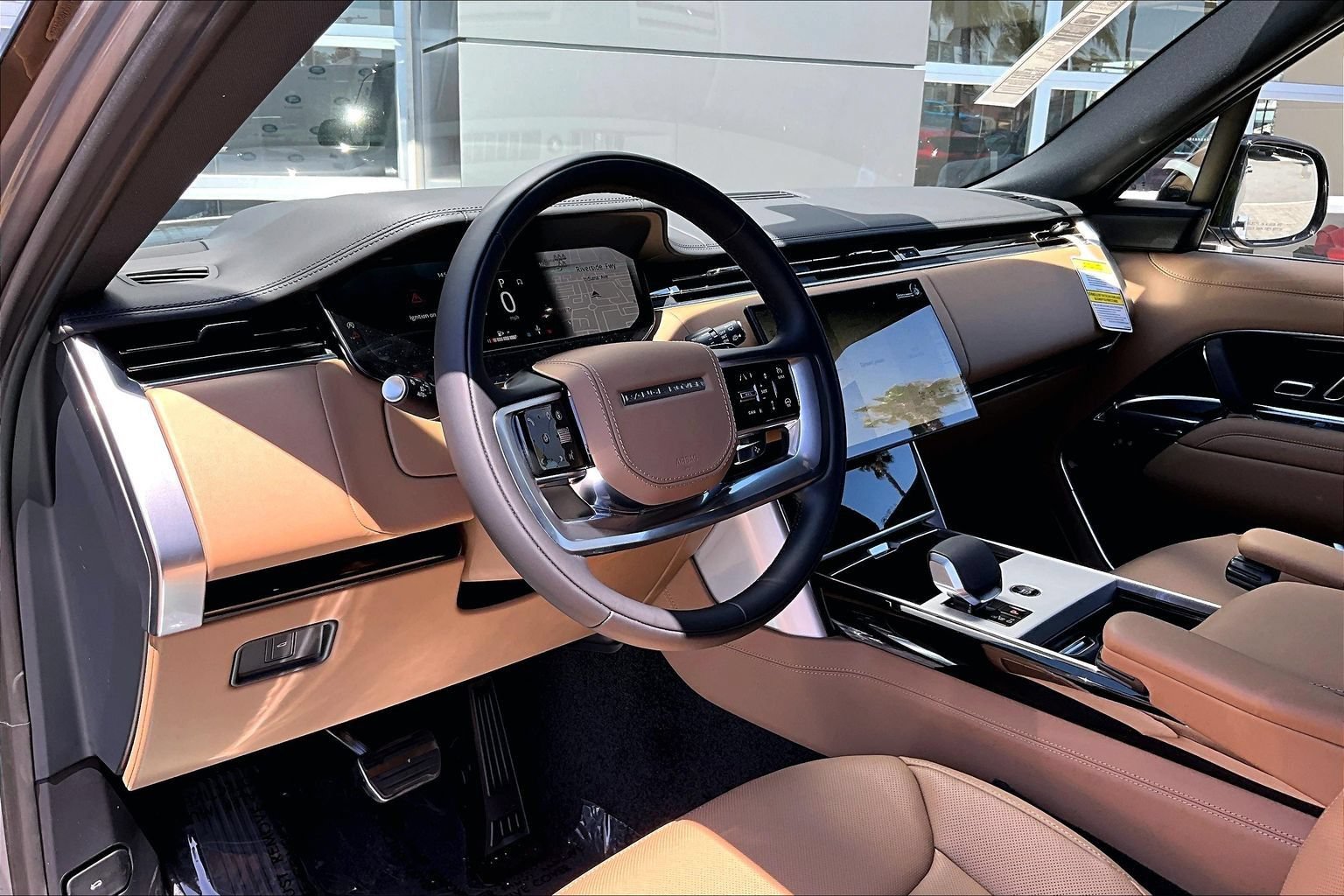 New 2026 Land Rover Range Rover Long Wheelbase SE AWD/4WD image 6
