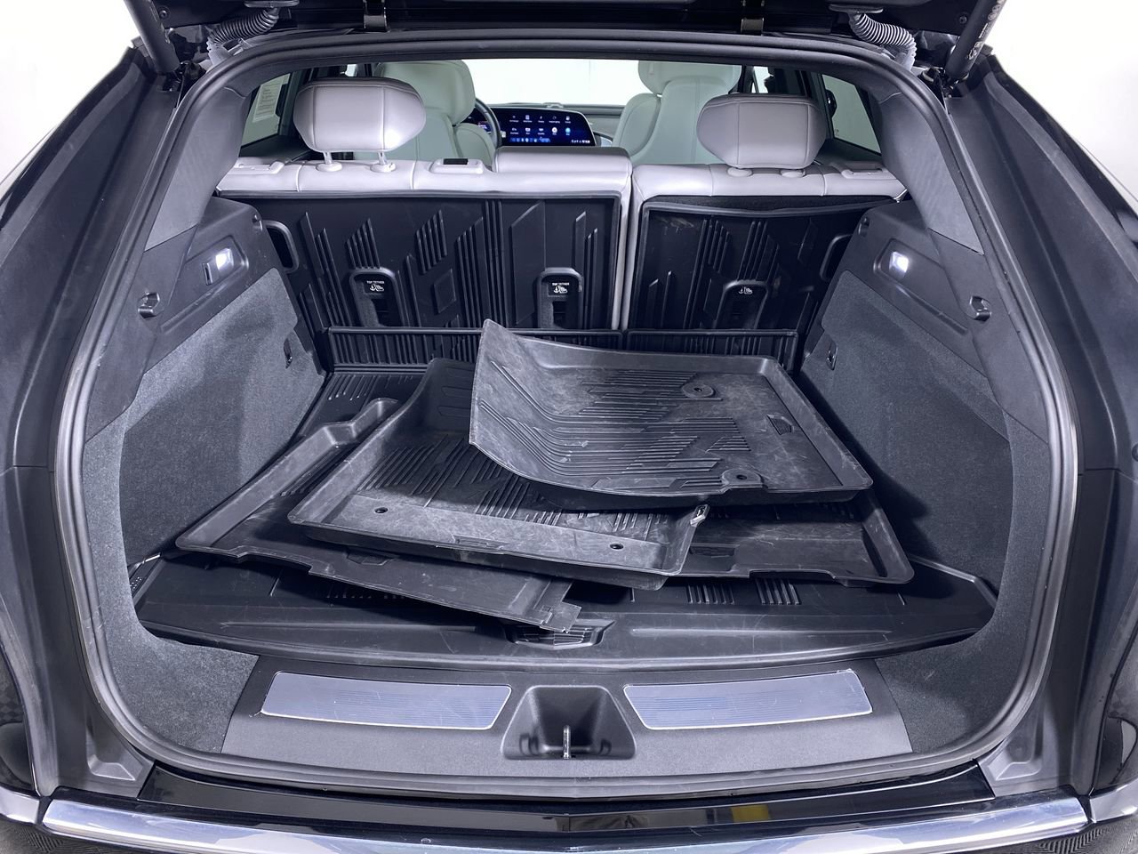 Certified 2024 Cadillac Lyriq Luxury w/ LPO, Floor Liner Package AWD/4WD image 30