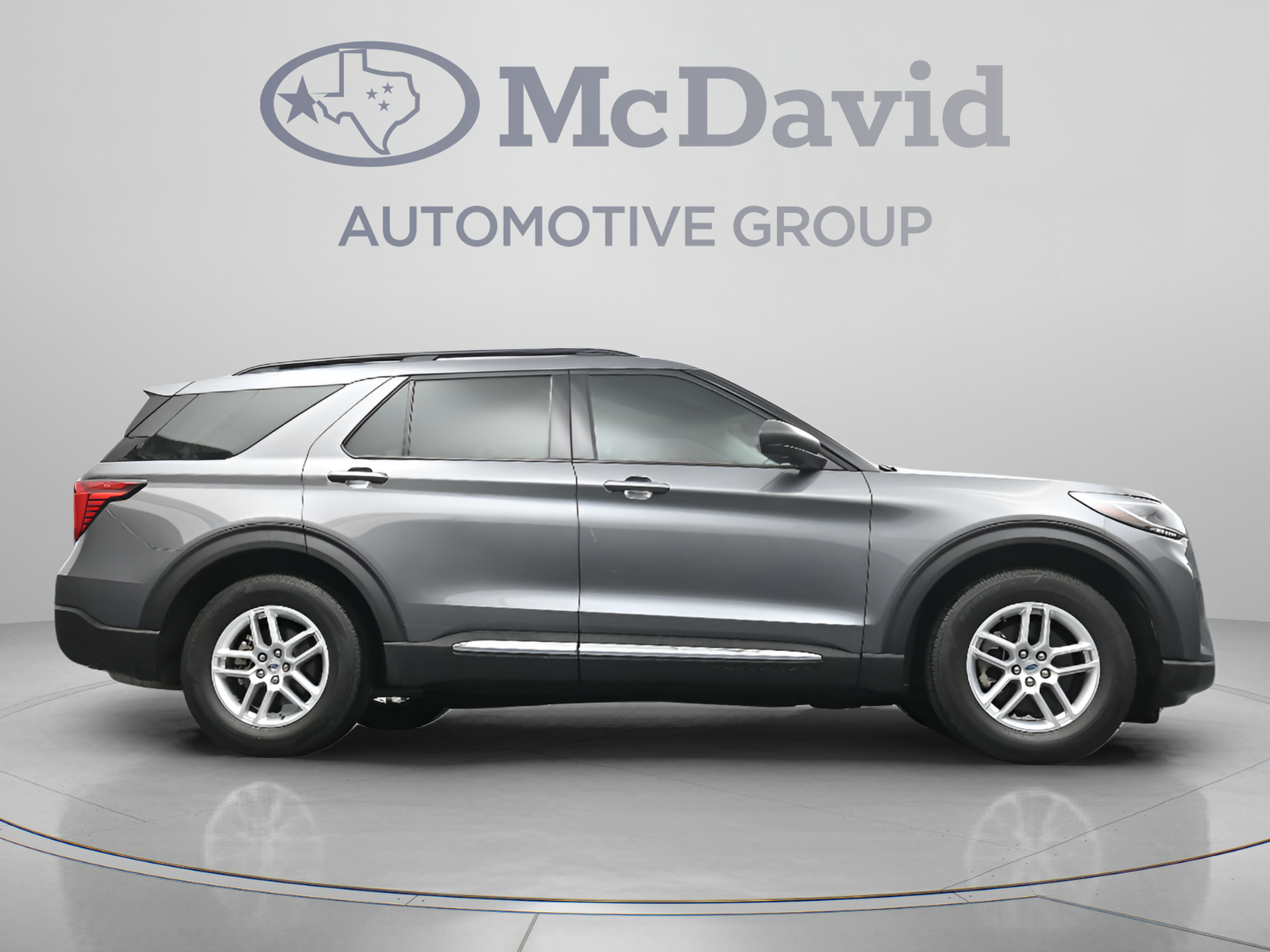 Used 2025 Ford Explorer Active RWD image 32