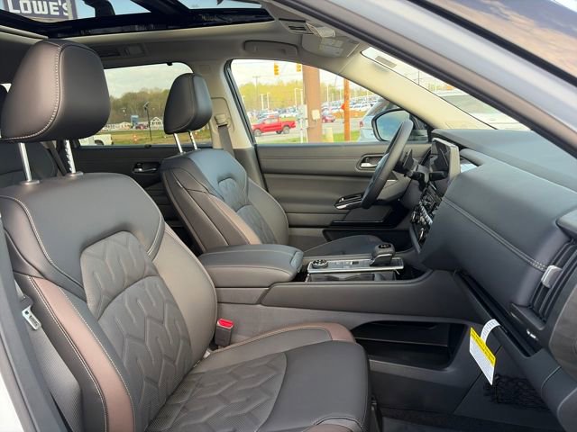 New 2026 Nissan Pathfinder Platinum image 11
