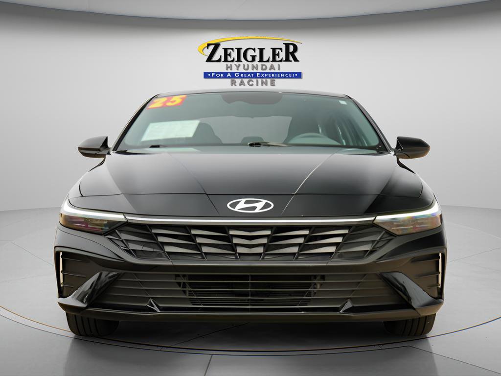 Certified 2025 Hyundai Elantra Blue FWD image 2