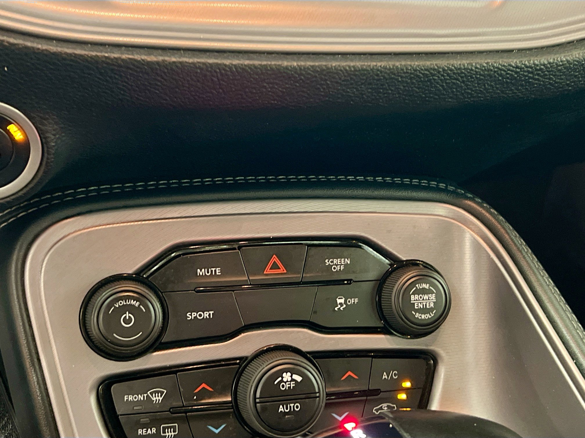 Used 2023 Dodge Challenger SXT w/ Blacktop Package image 27