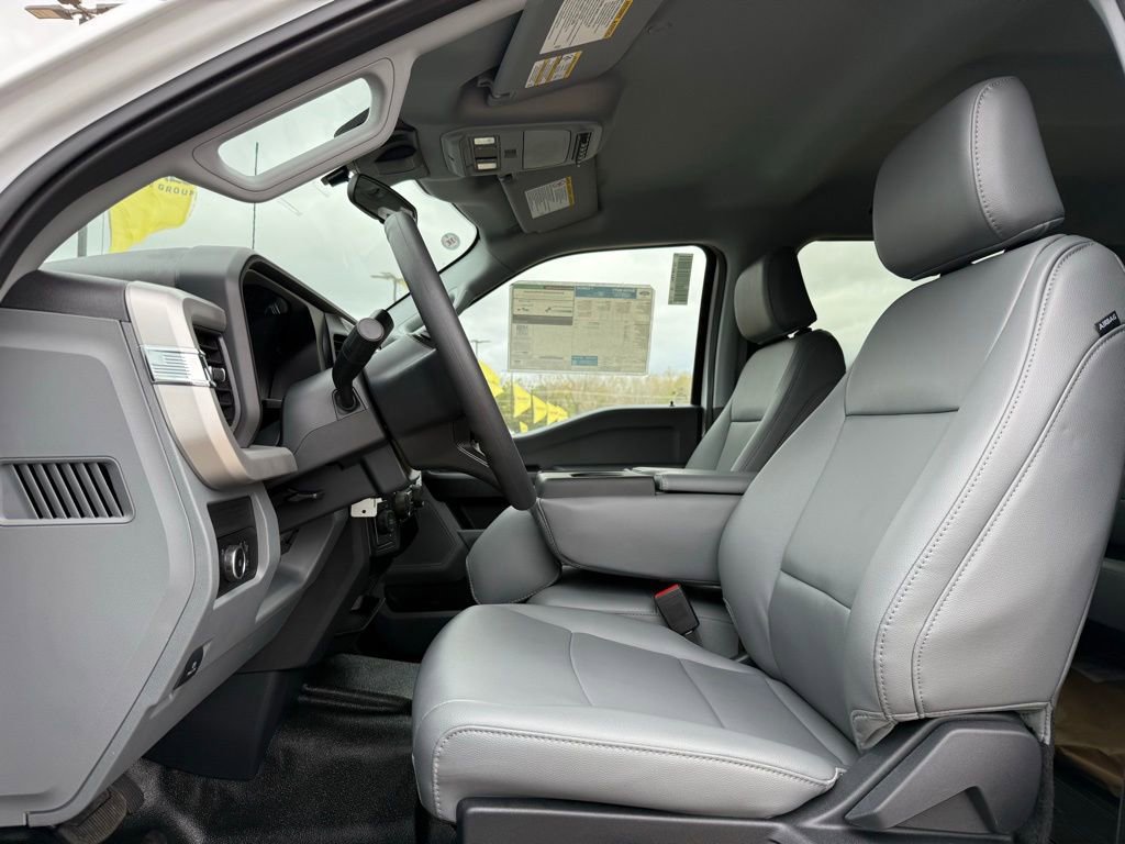New 2026 Ford F350 XL w/ XL Chrome Package image 31
