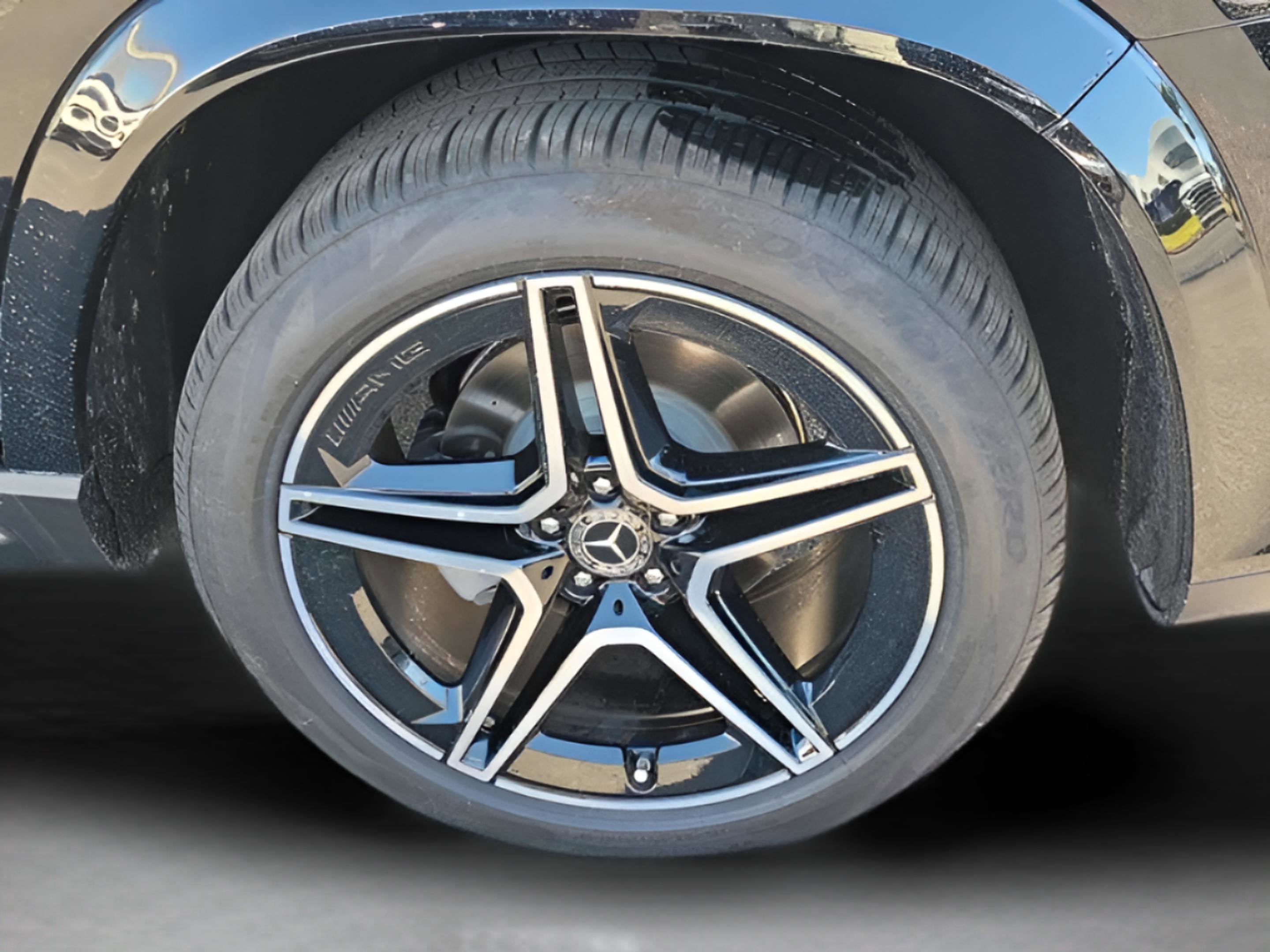 Certified 2026 Mercedes-Benz GLS 450 4MATIC image 36